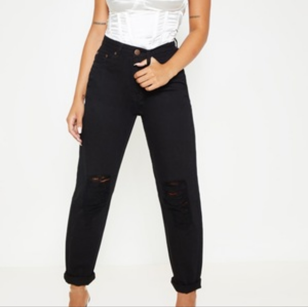 New w/ Tags Pretty Little Thing Petite Black Ripped Knee Straight Leg JeansSize8
